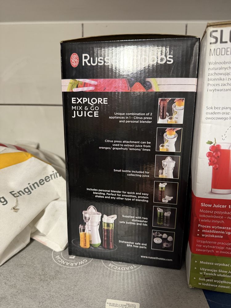 Blender kielichowy z dwoma bidonami RUSSEL HOBBS mix&go juice