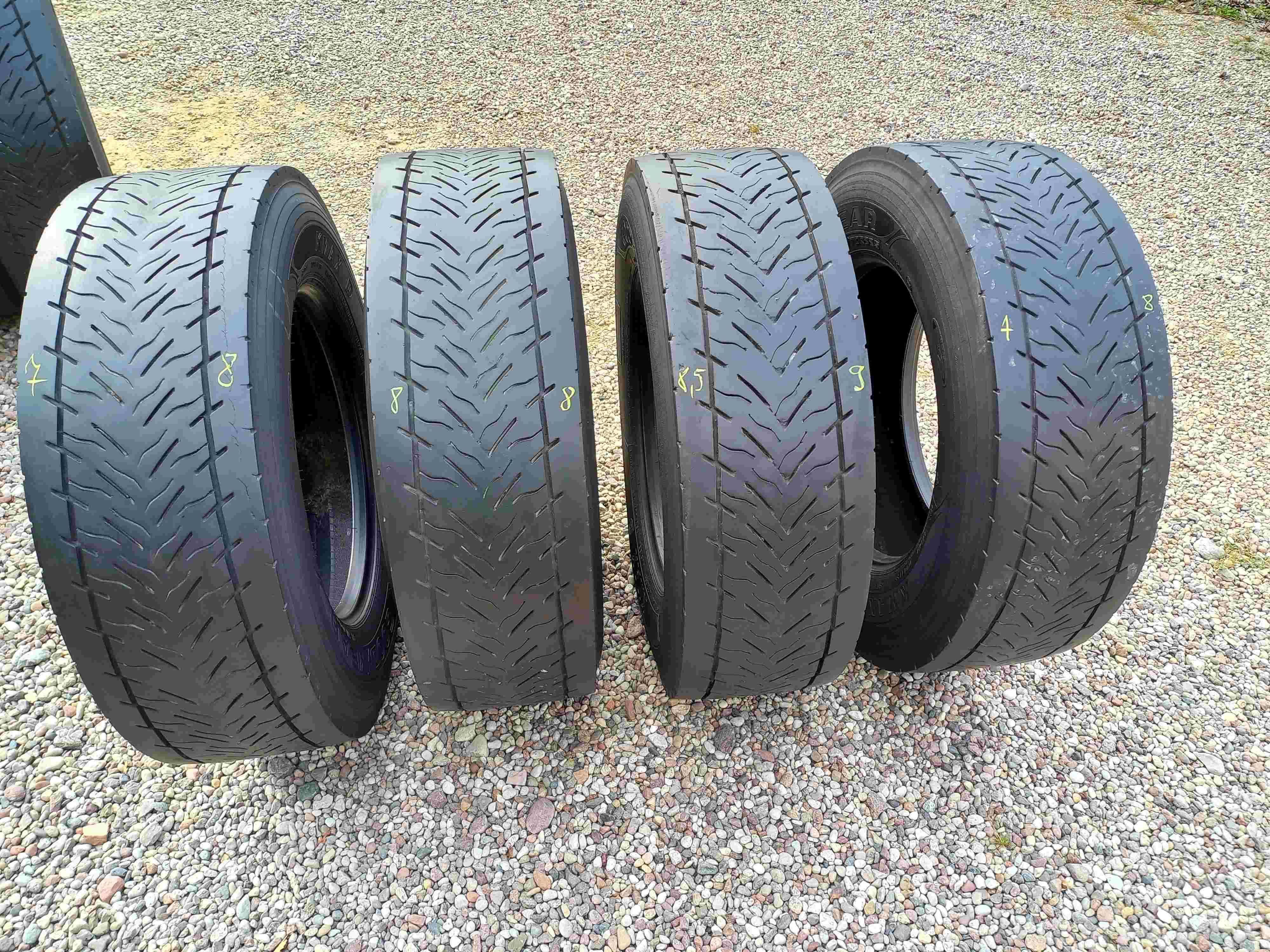 Opony ciężarowe 315/70 R22.5 Goodyear KMAX D napędowe 8 mm