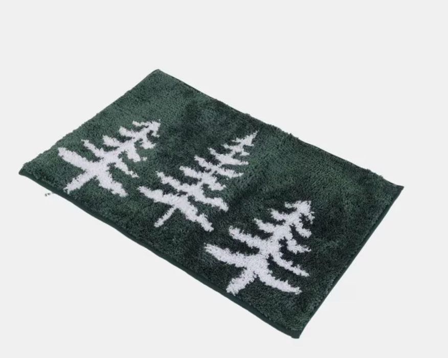 Dywanik z choinkami