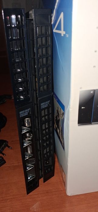 PlayStation 4 Fat – 500GB • Completa • Excelente Funcionamento • Caixa