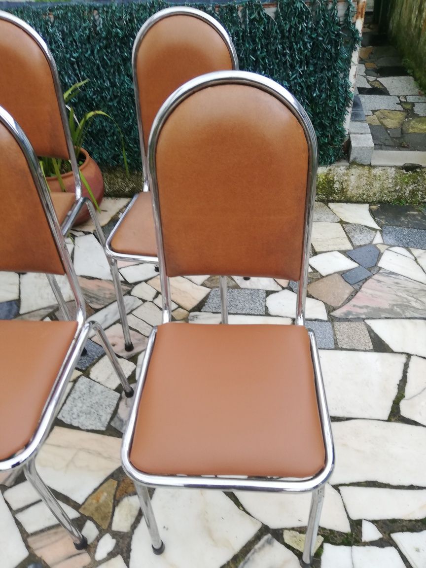 6 Cadeiras Almofadadas
