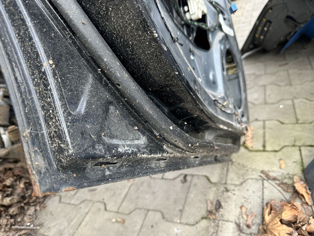 Drzwi Mercedes W211 Tył lewe Czarne Sedan