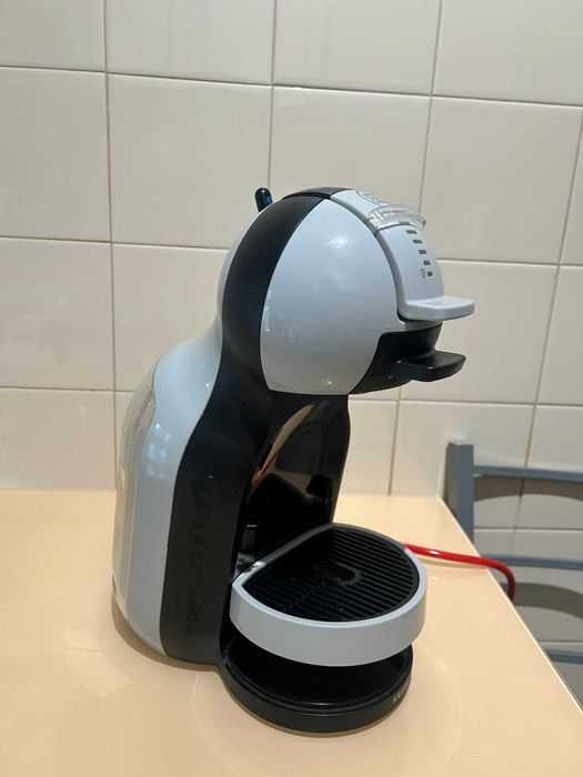 Maquina de café DOLCE GUSTO
