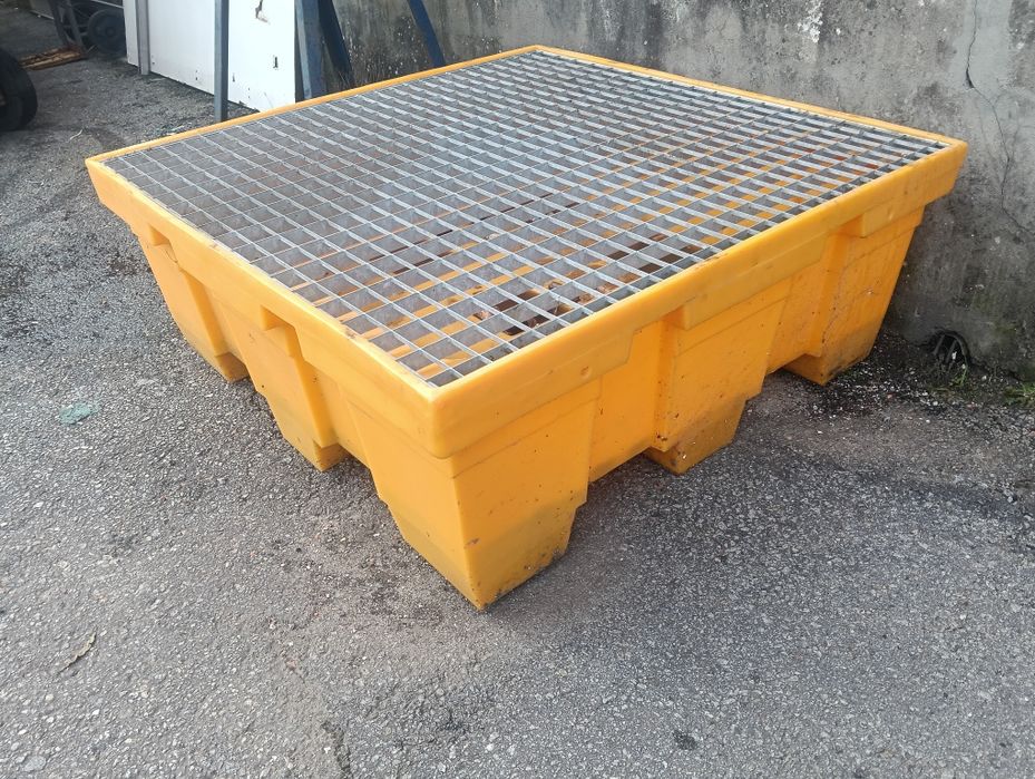 Tina de retenção de óleos