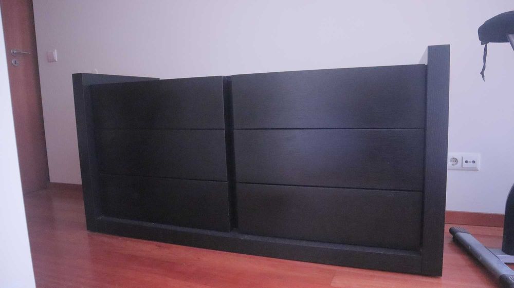 Cómoda de 6 Gavetas - Madeira Escura Moderna