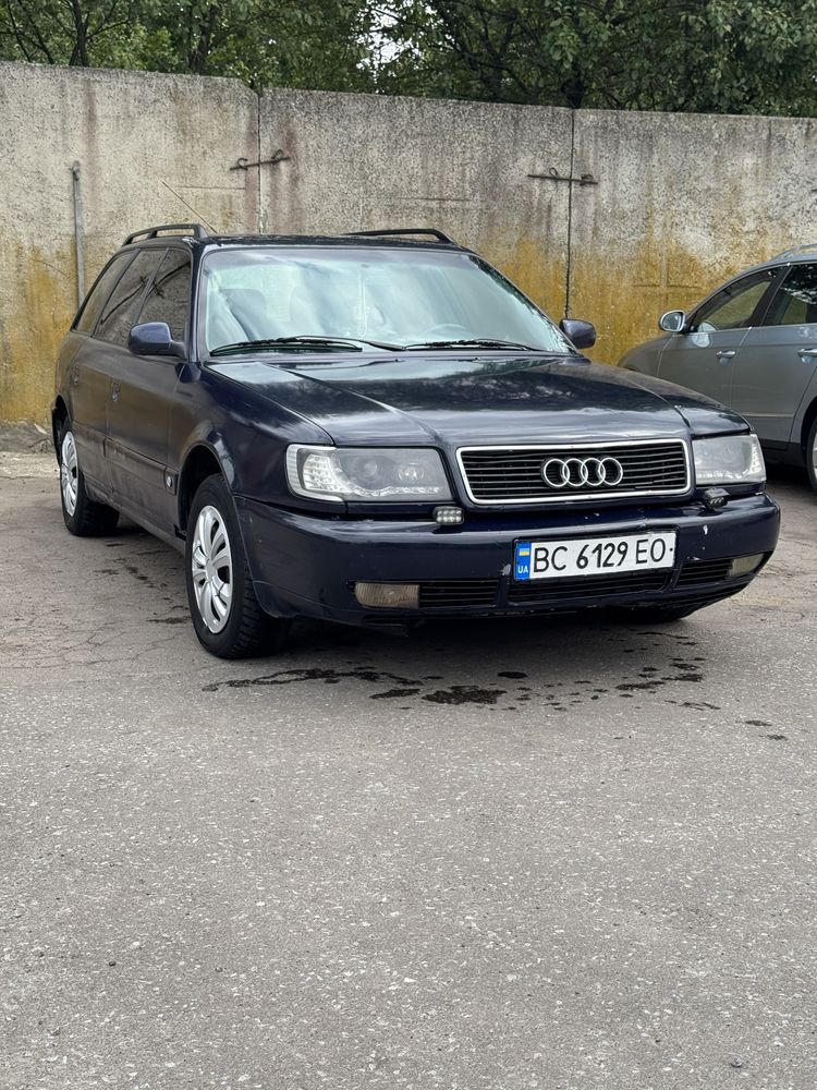 Автомобіль audi a4