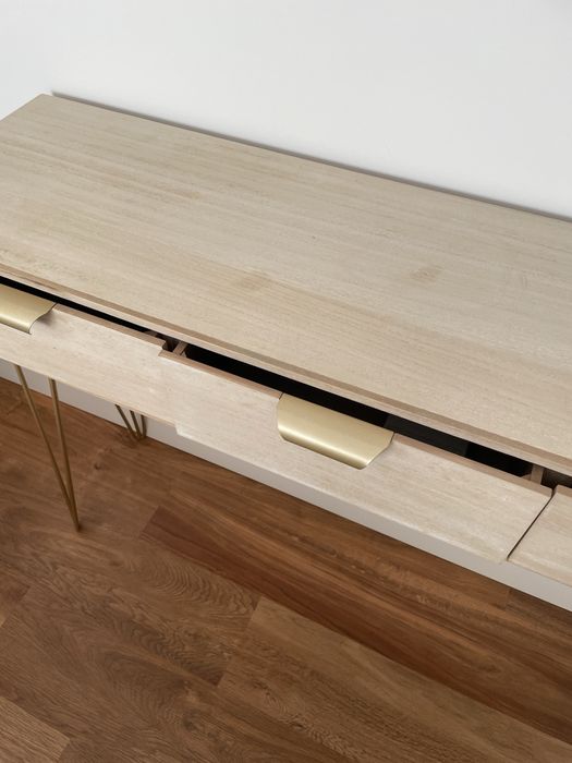 Aparador dourado Casika