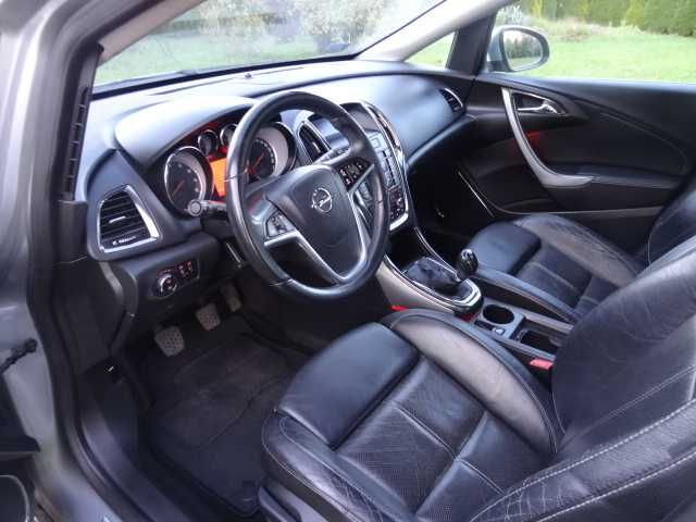 Opel Astra J 2010 rok 1.6 z gazem bardzo doinwestowany