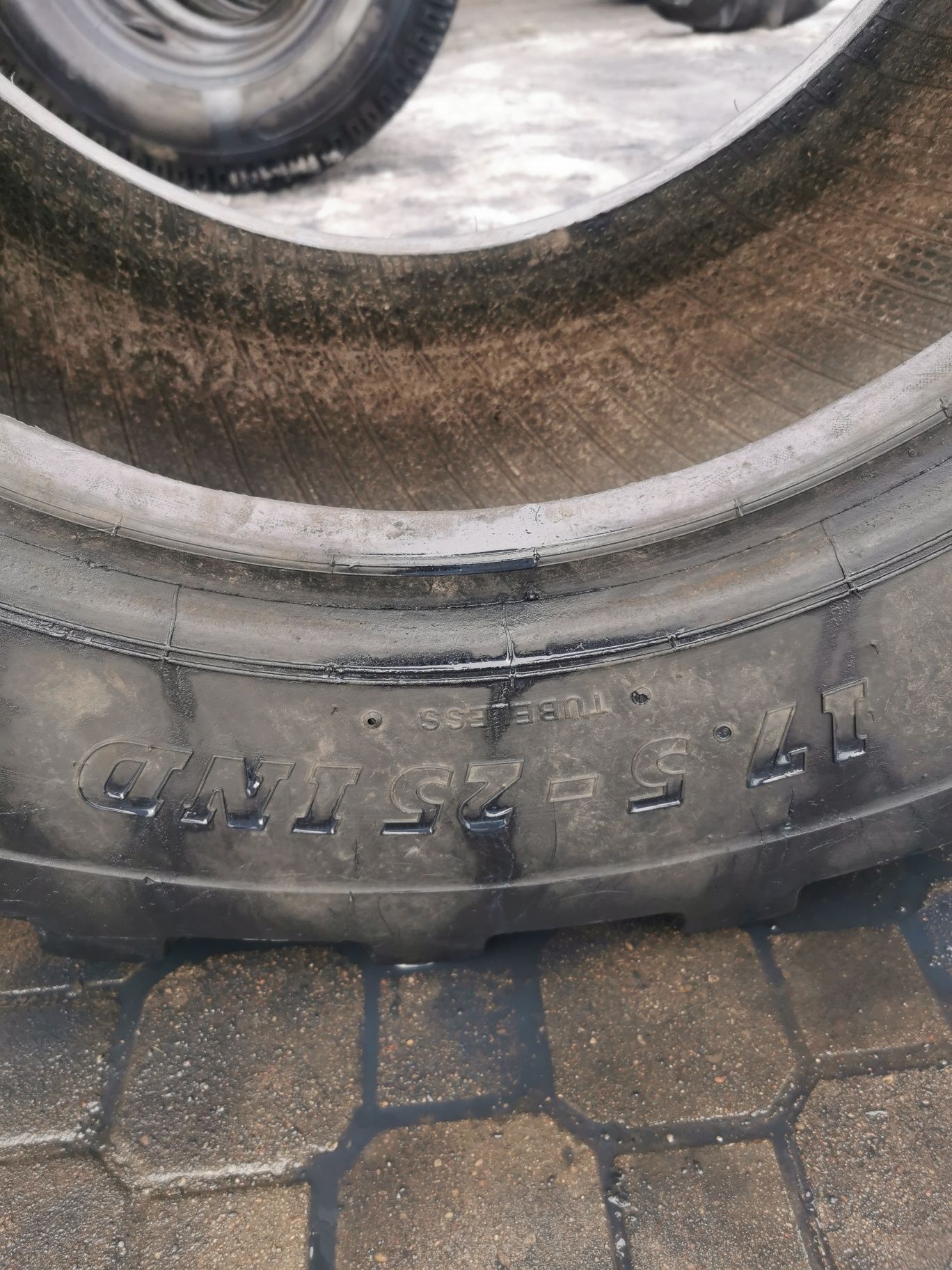 Opona 17.5-25 ( 17,5 R25 ) BKT Heavy Duty 16P.R L2/G2 #