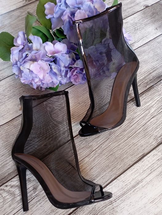 Czarne sexy botki z siateczki Prima Moda 38