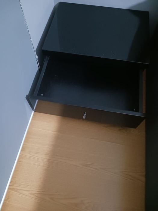 2 Mesinhas de cabeceira