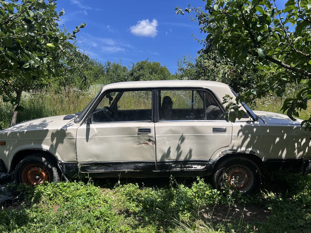 Продам жигулі на запчастини