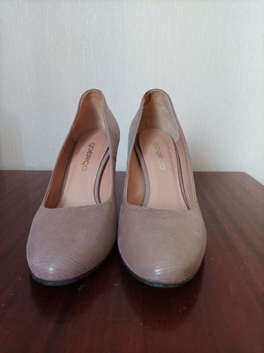 Шкіряні бежеві туфлі