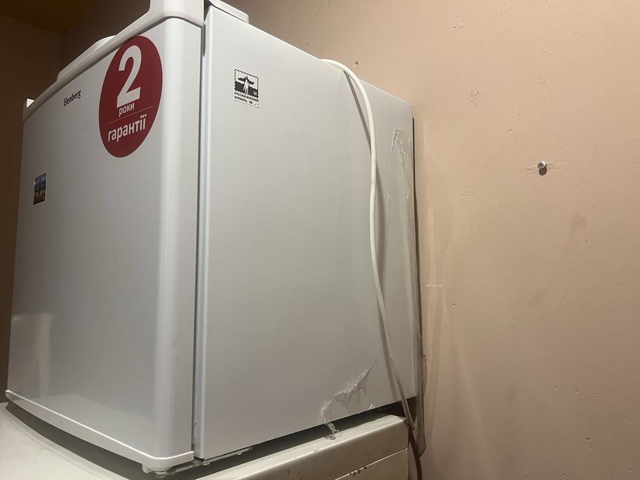 Холодильник Elenberg