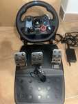 Volante e pedais logitech