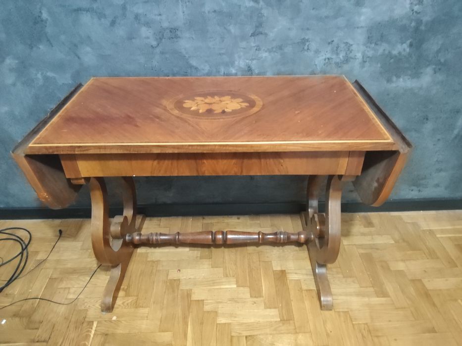 Stół biedermeier na lirach z klapami fornir orzechowy XIX w.