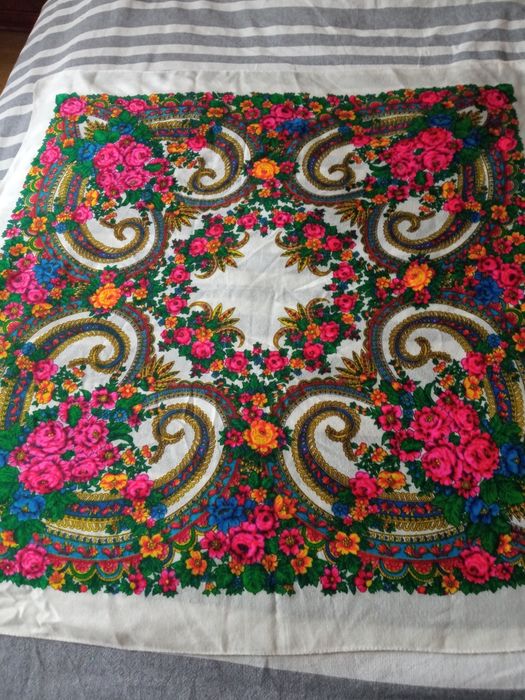 Хустка яскрава Японія.Акріл.