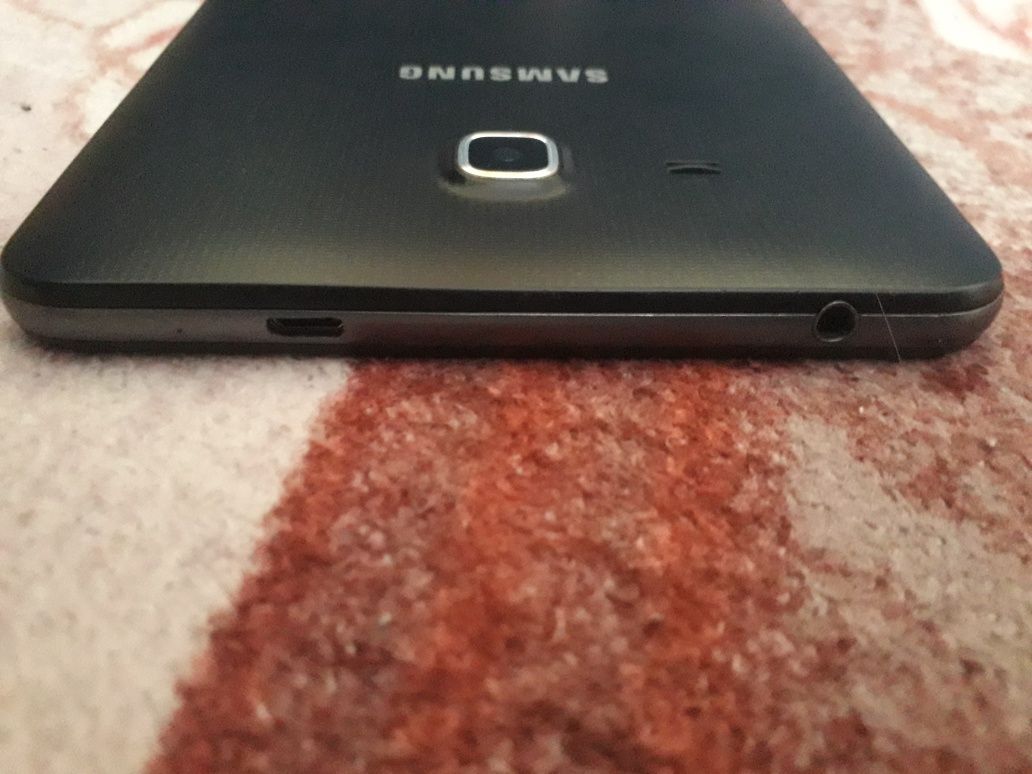 Планшет Samsung Tab A 2016 SM-T285