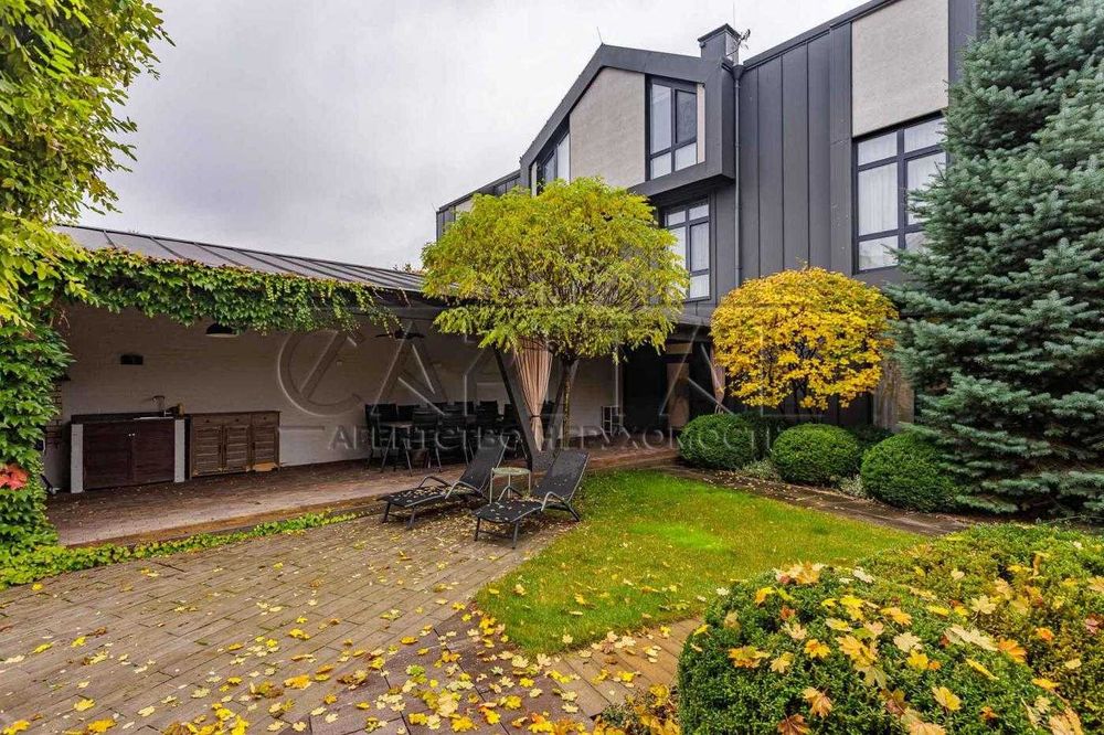 Оренда / Будинок
Київ, Голосіївський район, вул. Лютнева, 58