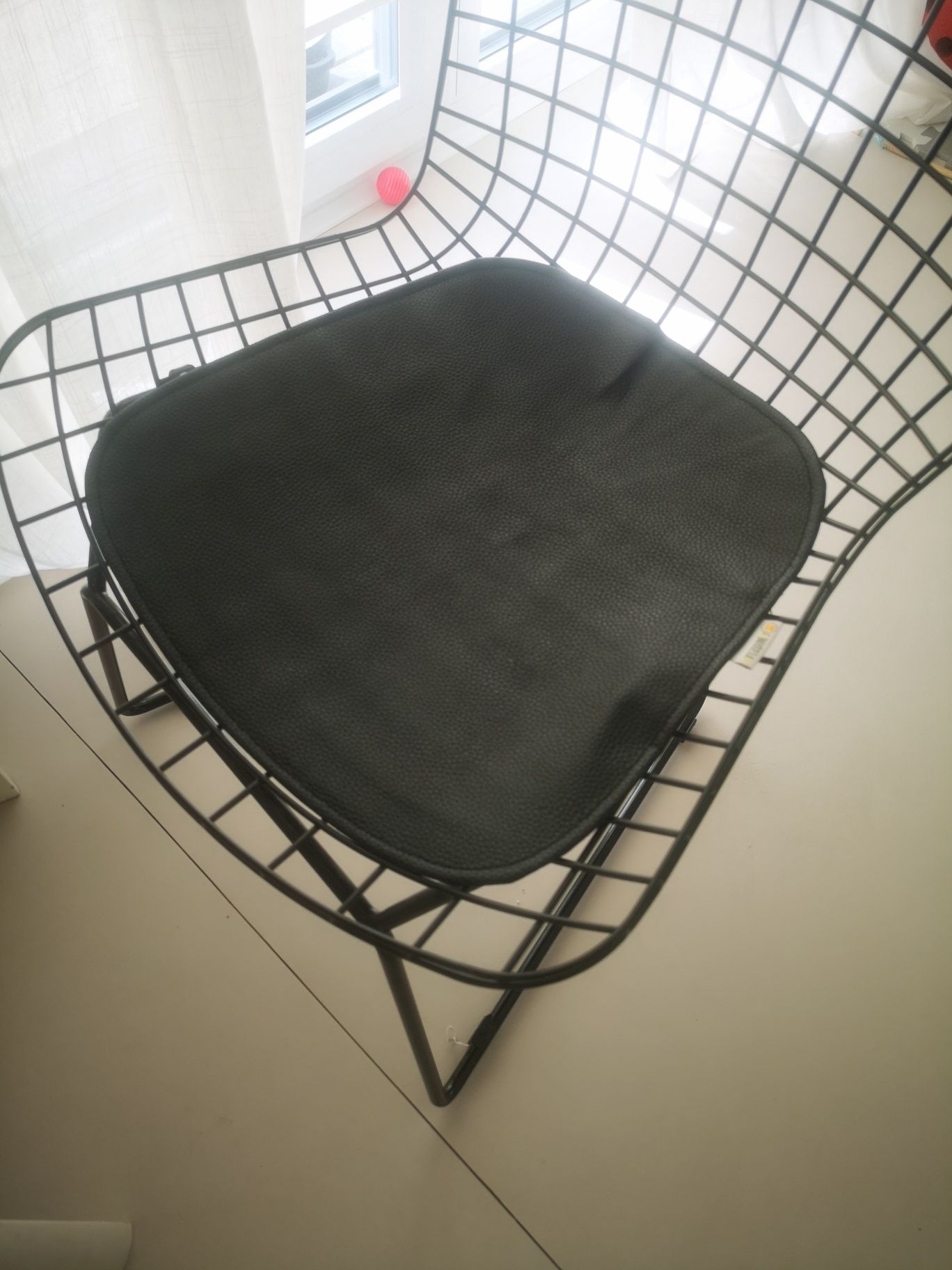 Krzesło druciane metalowe