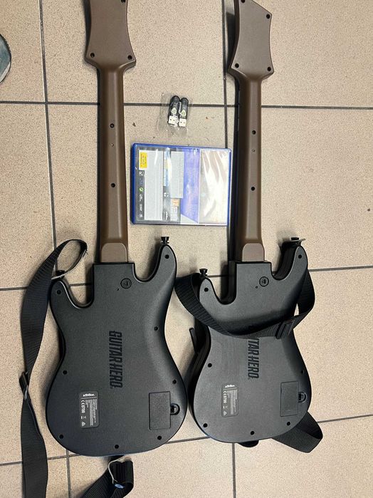 Guitar Hero Live ps4 + 2 giatry + 2 odbiorniki