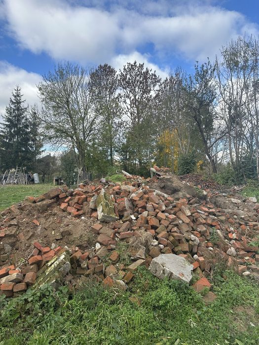 Oddam gruz z cegieł