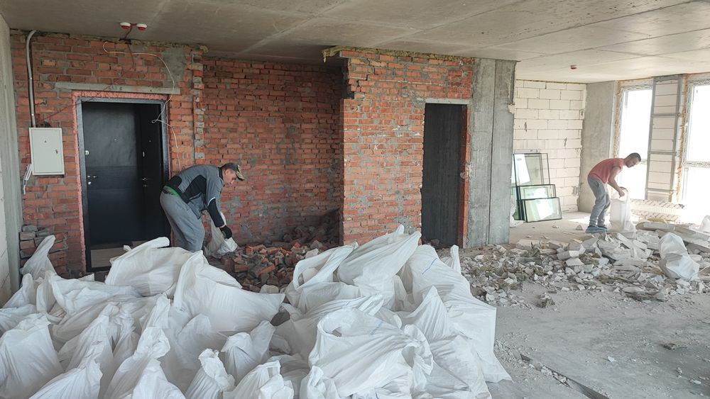 Демонтаж стен и перегородок, стяжки пола, плитки, бетона, квартиры