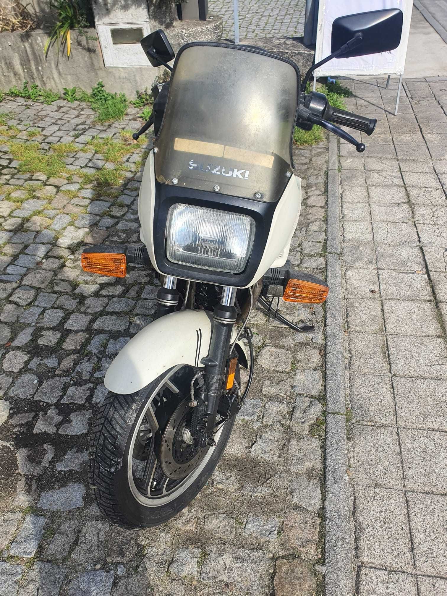 Suzuki GS 700 ES