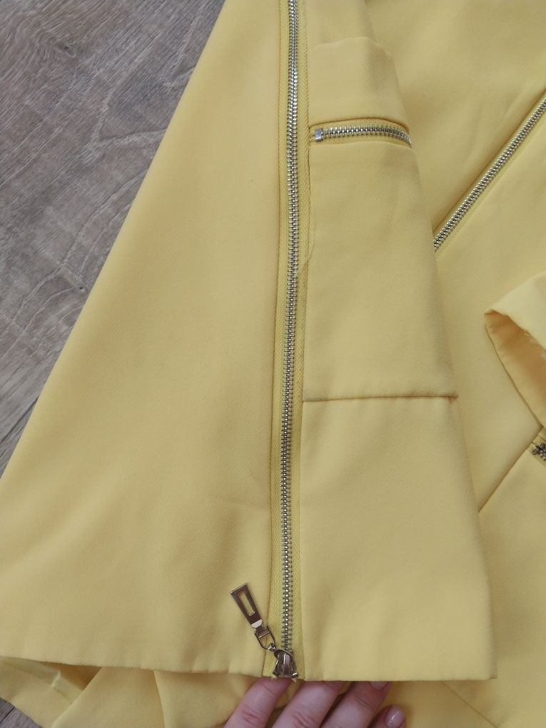 Яркий удлинённый пиджак,кардиган на подкладке