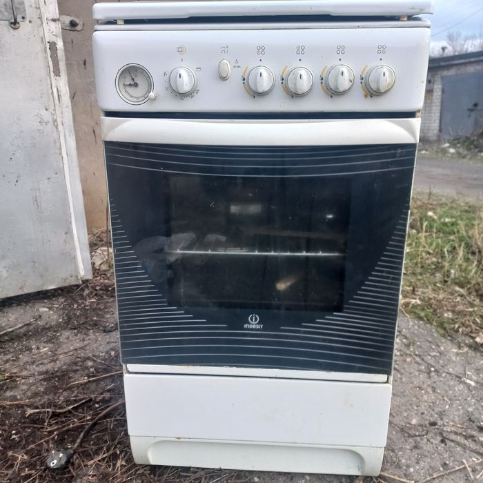 Продам газовую плиту Индезит