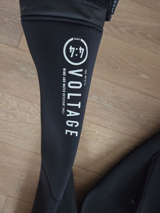 Bluza Neo Mystic Voltage 4:4 Black - M jak nowa