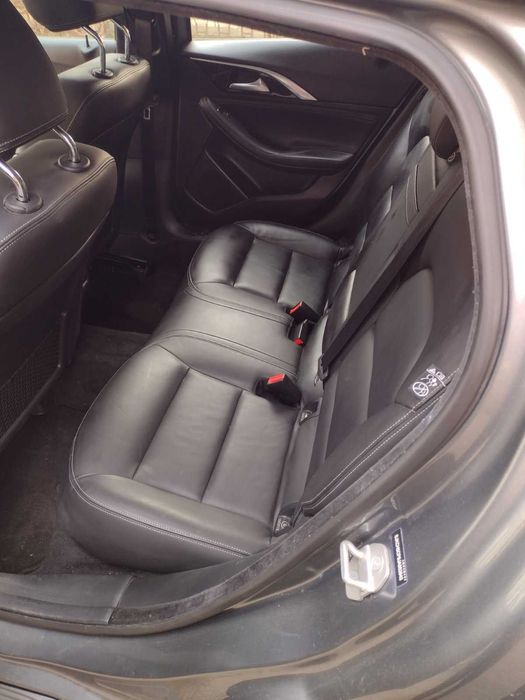 Оренда авто Infinity qx30 преміум класу.