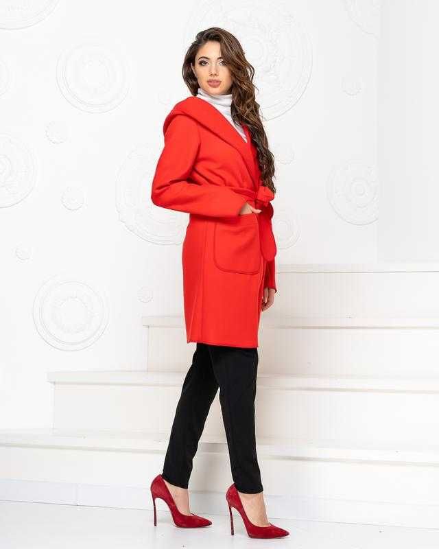 Знижка, пальто якісний натуральний кашемір, червоне, з капюшоном.