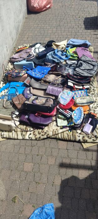 Mix ciuchów akcesoria kobiece