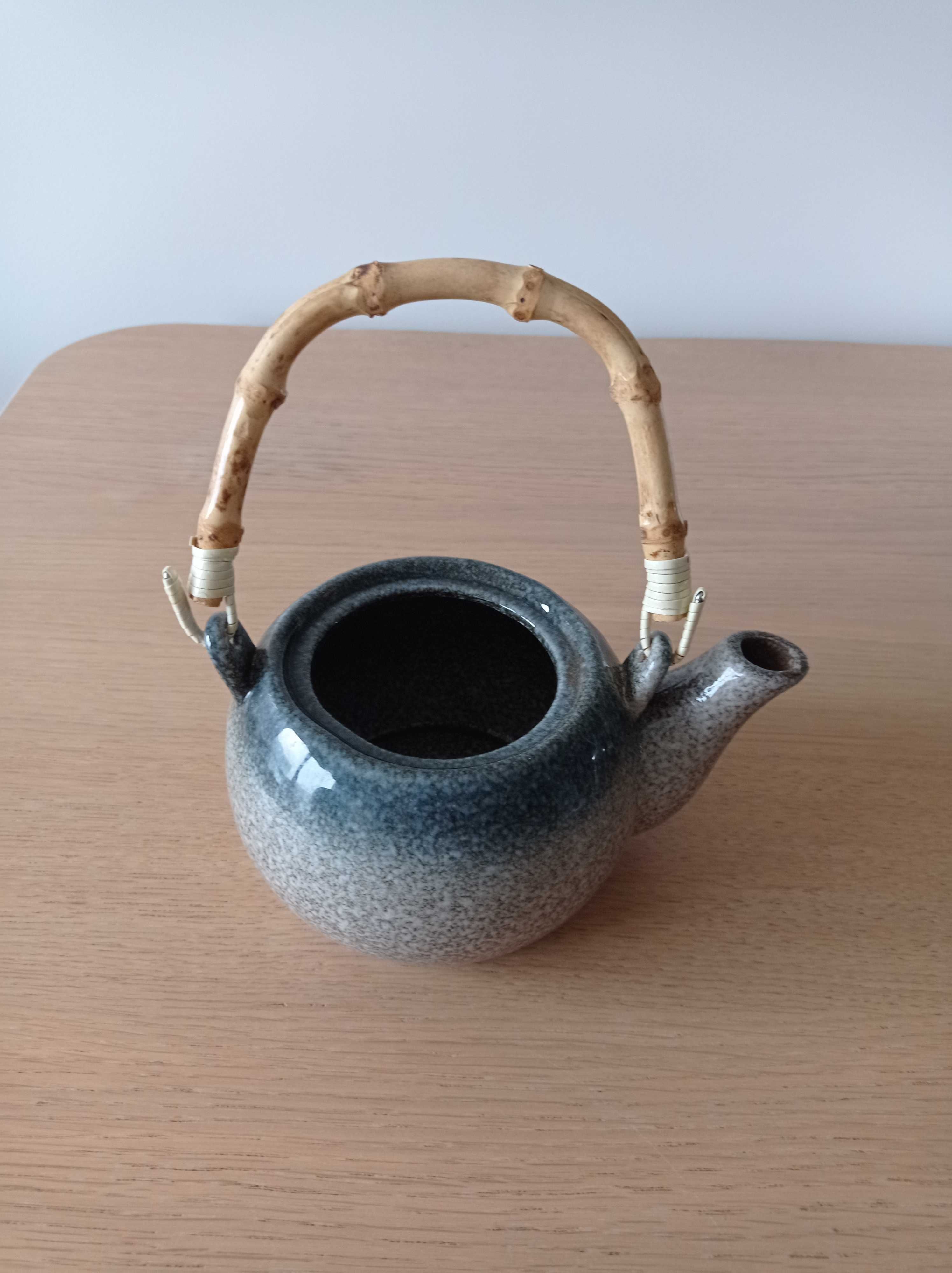 Tradycyjny czajnik porcelanowy Tajimi 600 ml