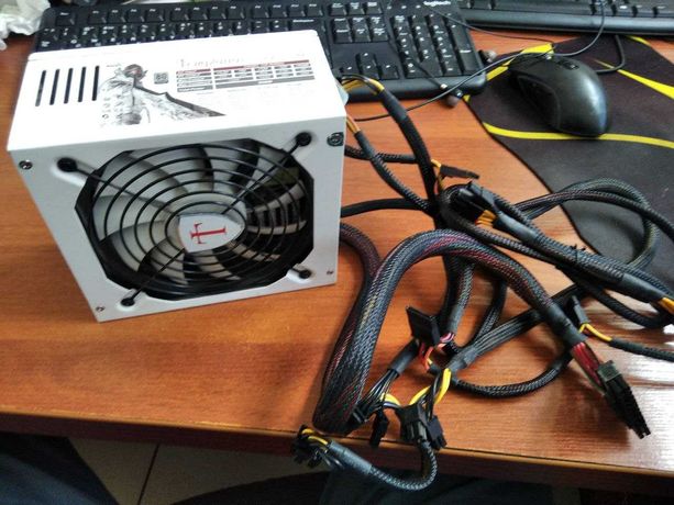 Блок живлення ПК aerocool templarius imperator 850w б/у 2000грн