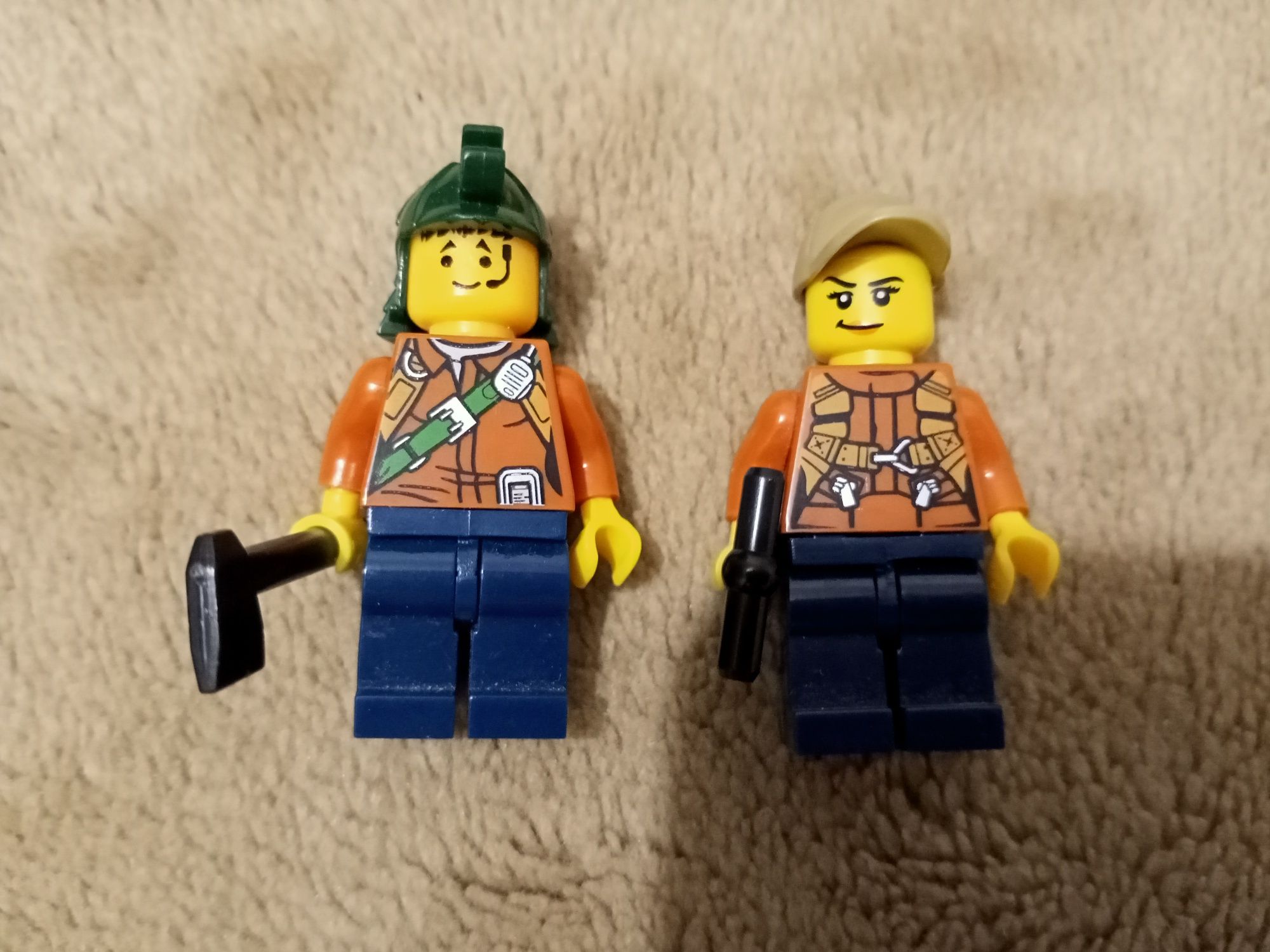 Продам Lego человечки .