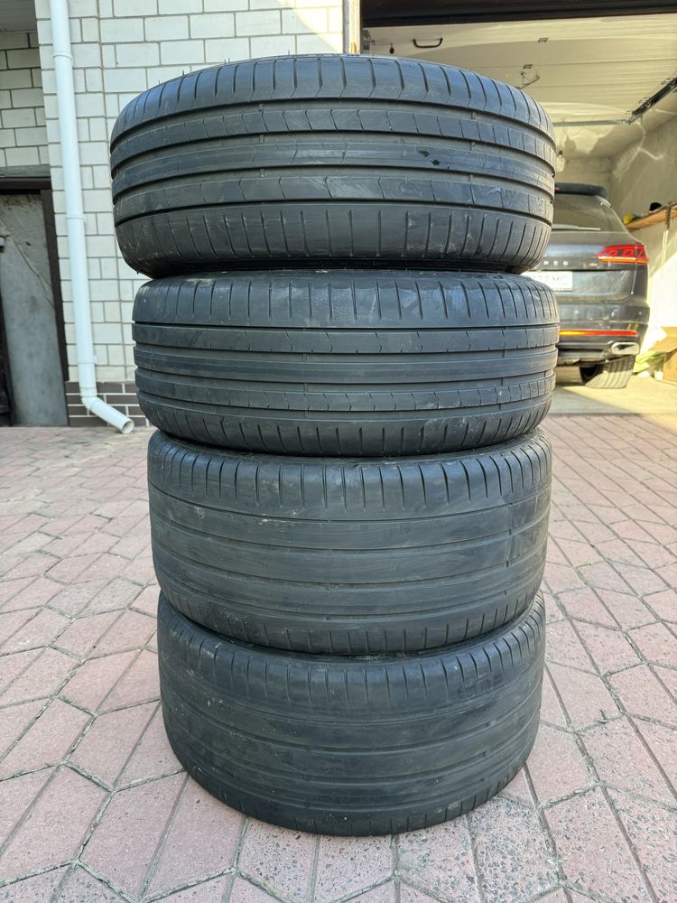 Продам шини 245/35 R20 Pirelli PZero