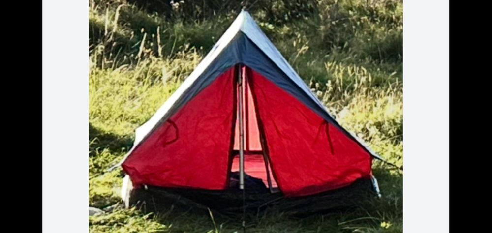 Namiot 2 osobowy z tropikiem.