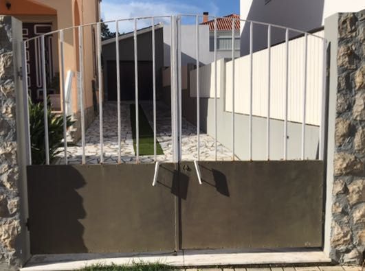 Portão de entrada para garagem