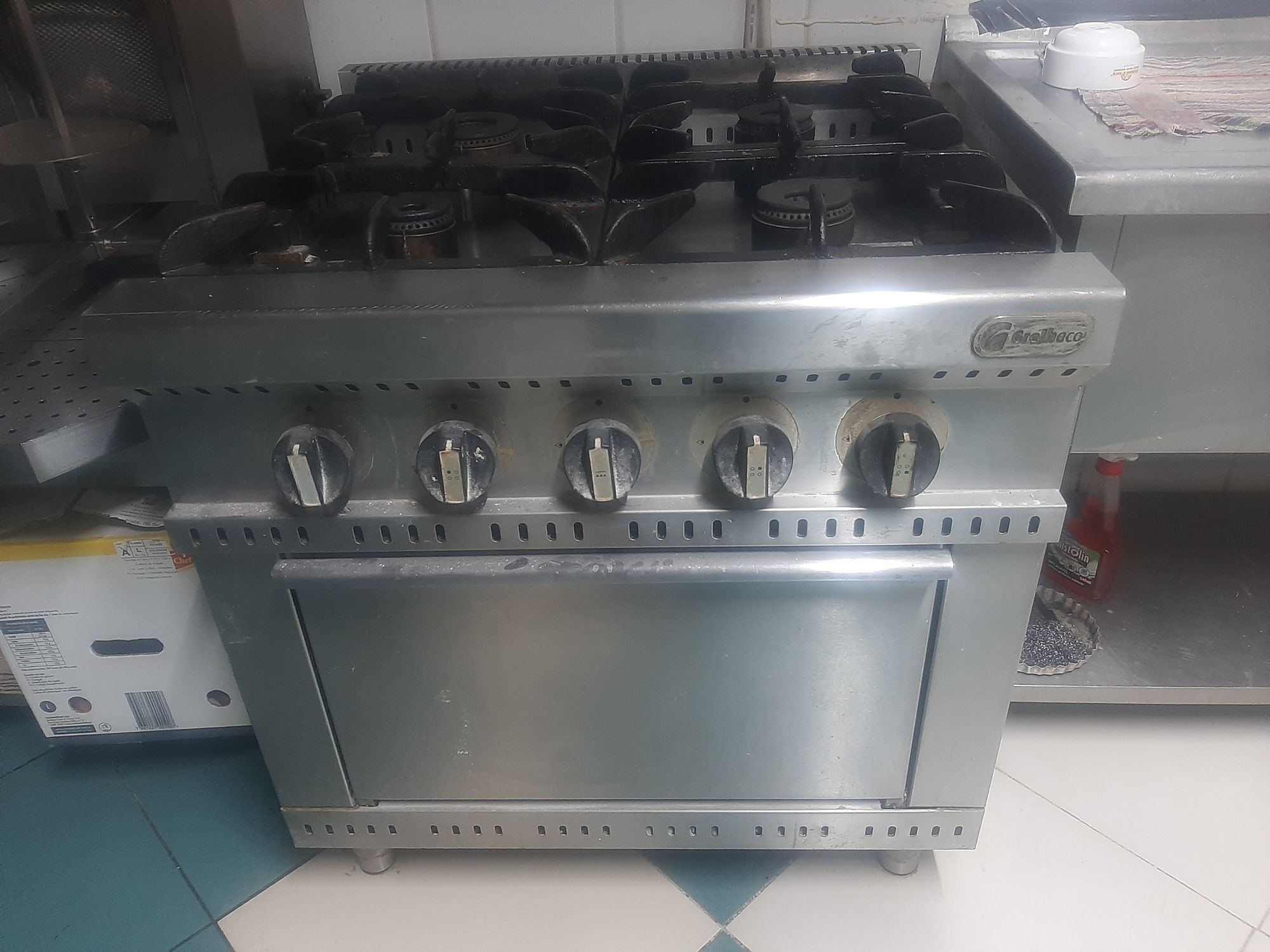 Vendo todo  equipamento para padaria e pastelaria pastelaria
