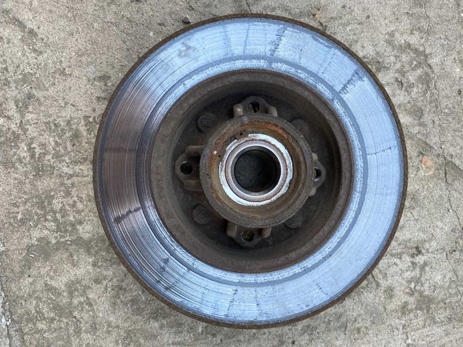 Тормозные диски задние Ситроен С4 II (B7) 1.6 hdi 2012 года выпуска