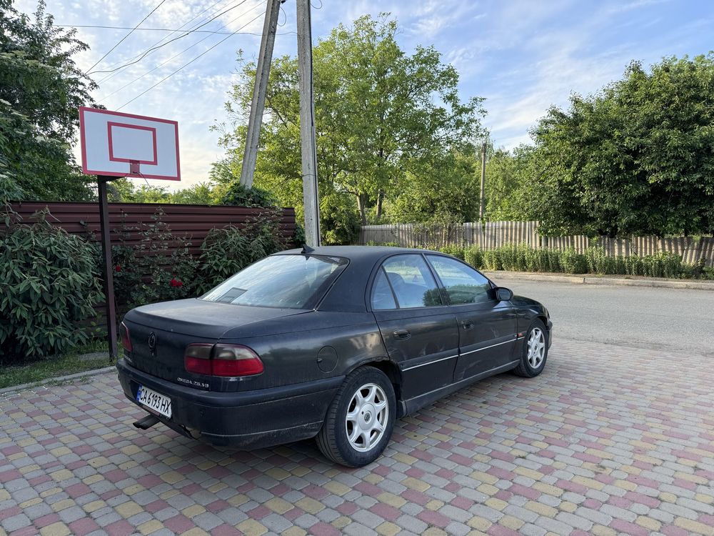 Opel Omega B автомат 2.5