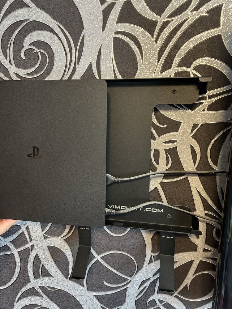 Приставка PS4 Slim 1TB