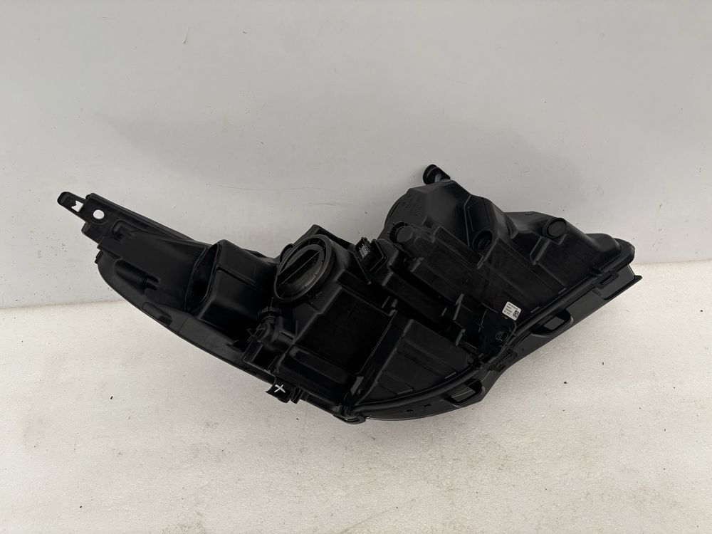 Opel Astra K V 5 15- lampa lewy przód lewa przednia LED