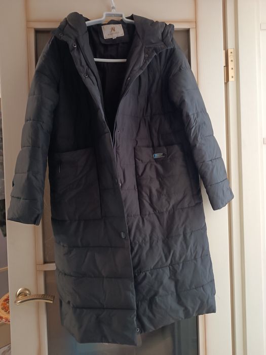 Пуховики размеров L и M