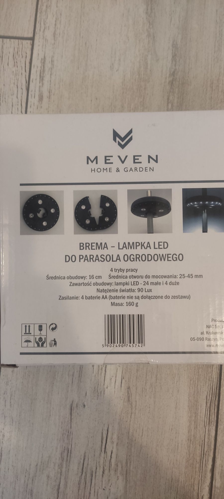 Oświetlenie lampką LED do parasola