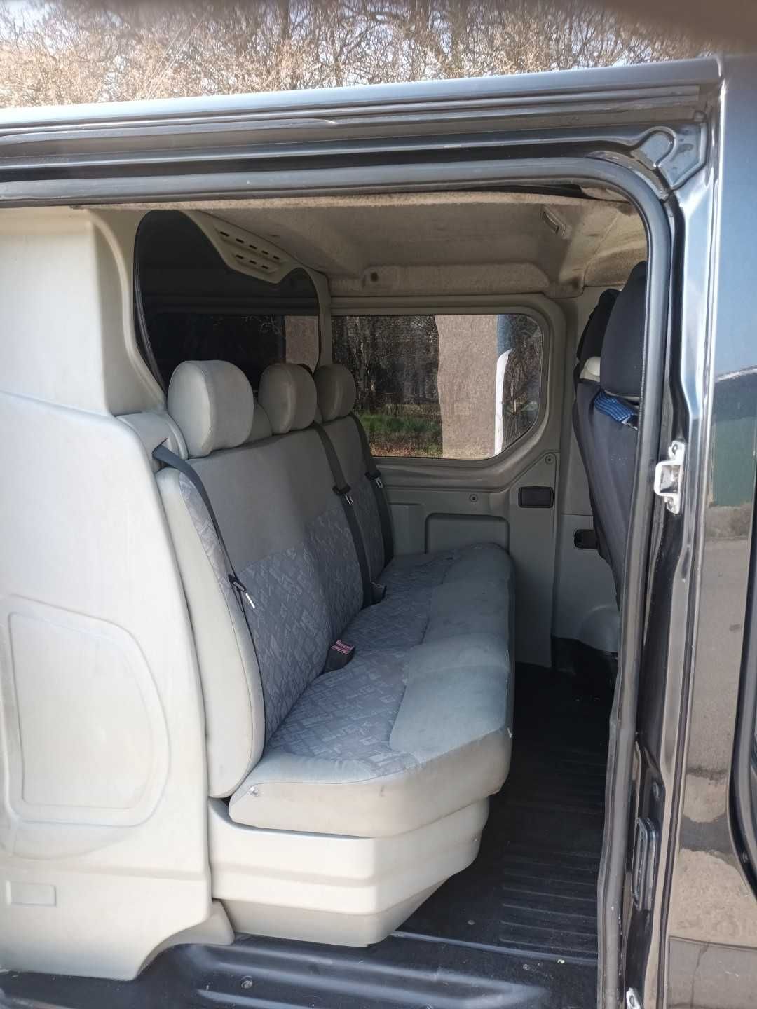 Sprzedam Opla Vivaro 1.9 CDTI 2006 r. 6 osób