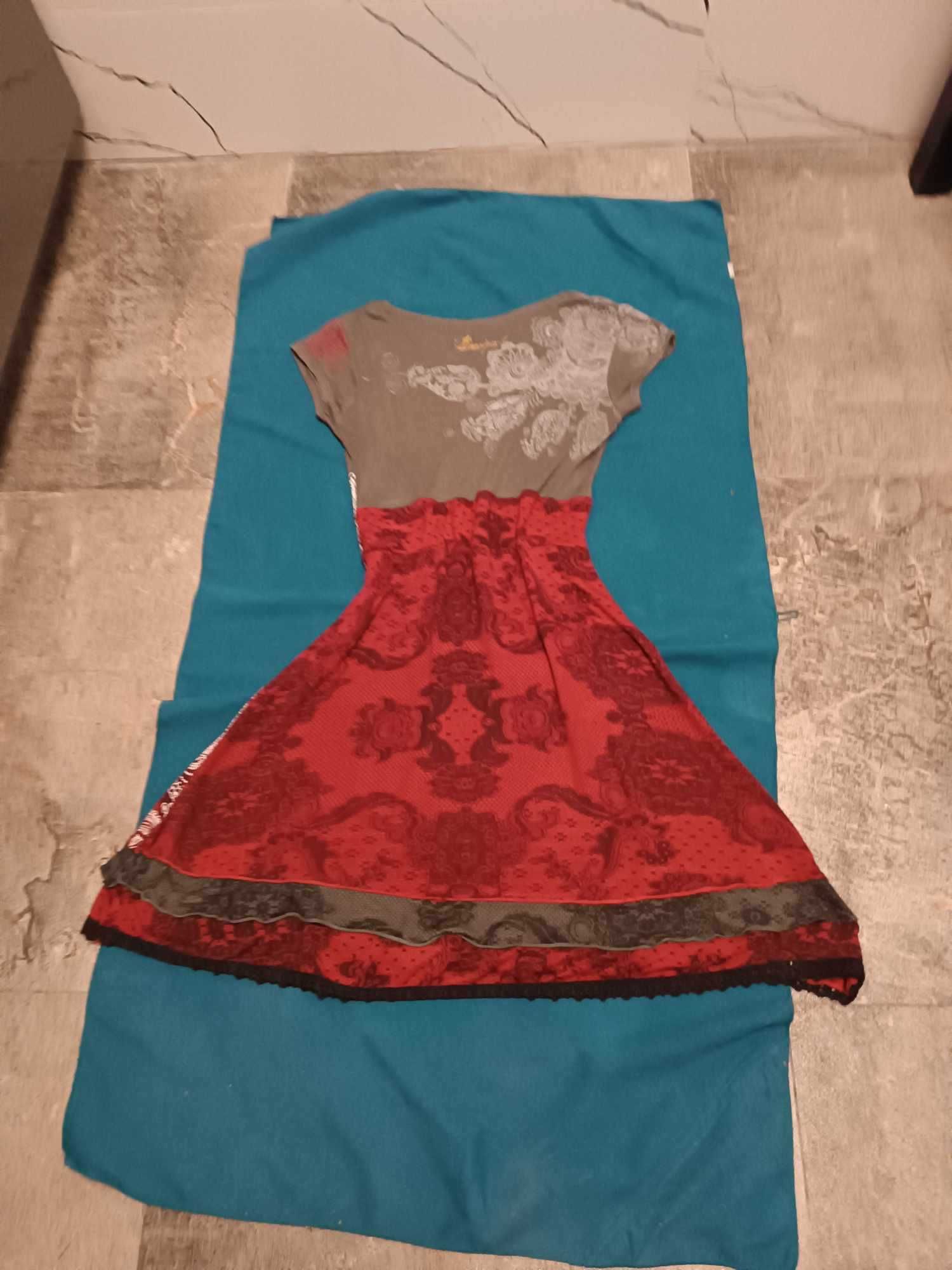 Sukienka wielobarwna bawełniana rozkloszowany dół - M/L - "Desigual".