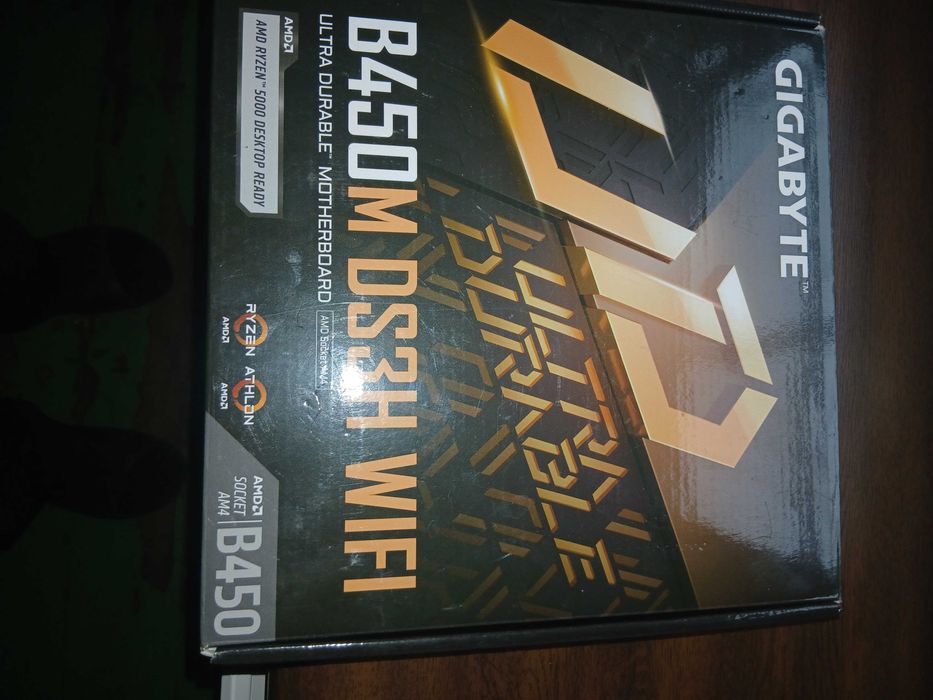 Продам материнскую плату Gigabit b450 DS3H WIFI